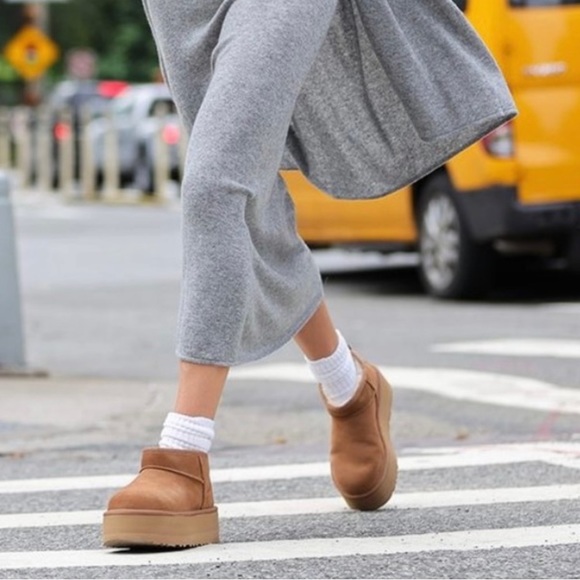 UGG Ultra Mini Platform Chestnut - Picture 5 of 5